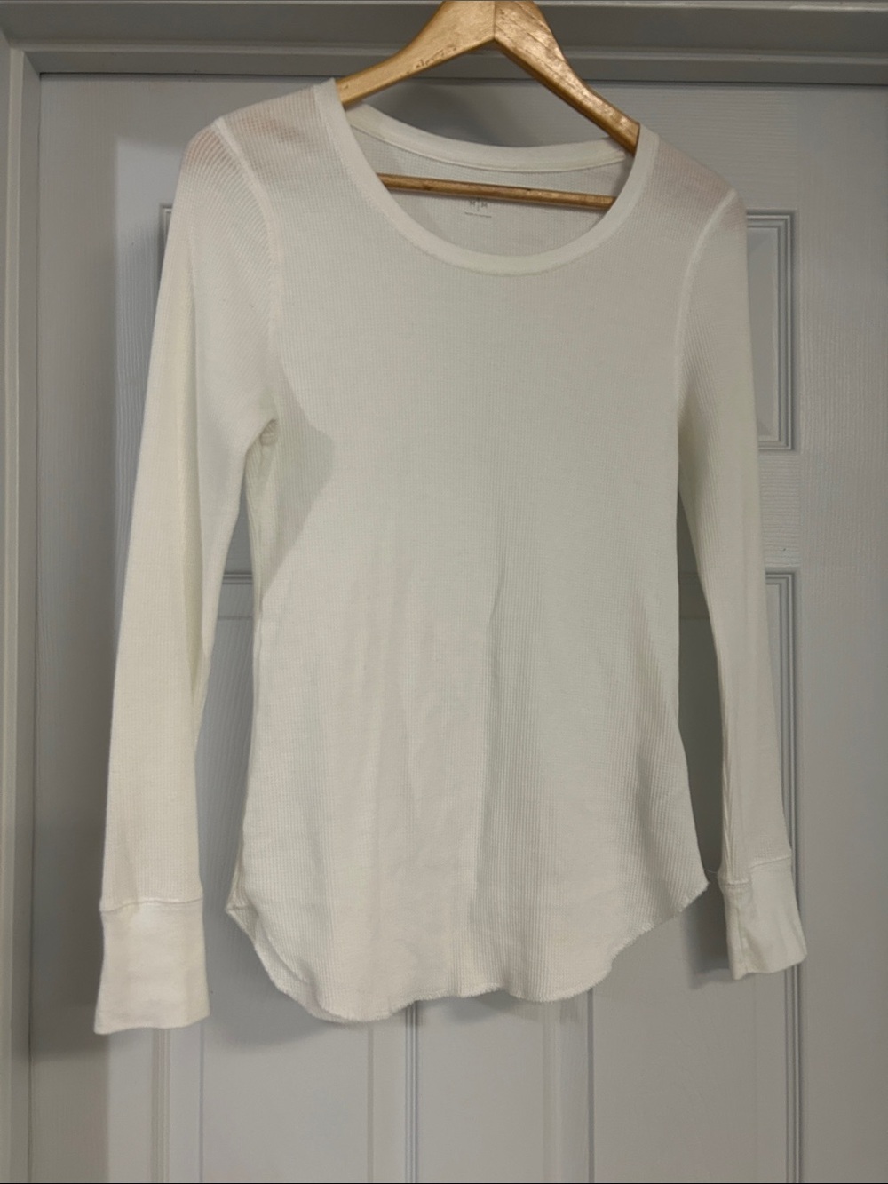 {Old Navy} featherweight white waffle Henley